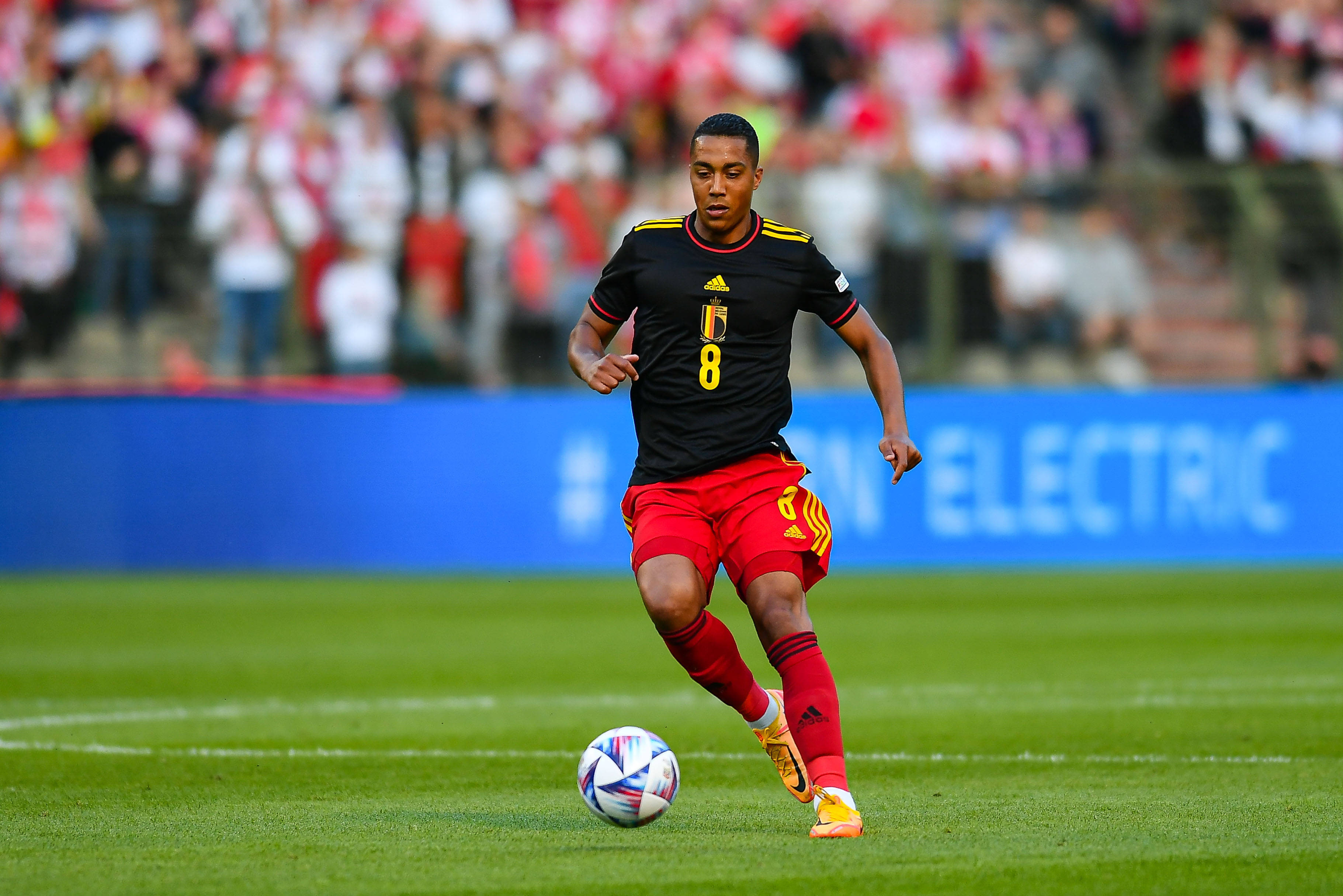 九游- 莱万多夫斯基与60激战IG分钟，比赛规则变更胜负难料！，德布劳内焦点对战再创辉煌时刻