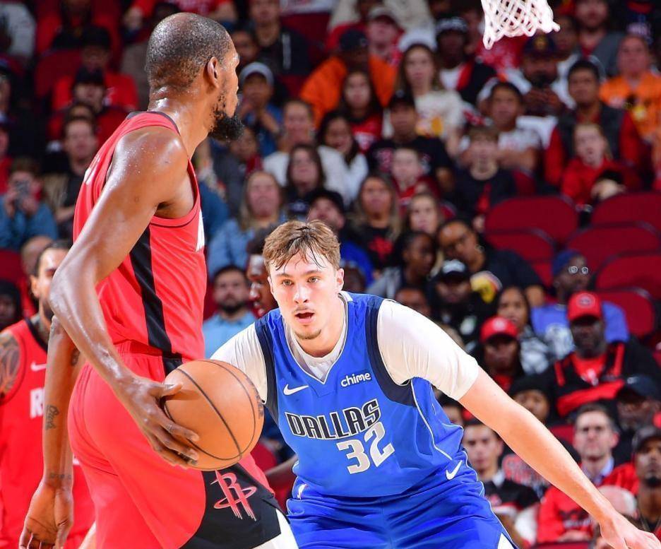 九游-包含风云突变！瓦伦西亚今晨篮板制胜，欧篮联版图或变，信心回归，身体对抗强度拉满的词条