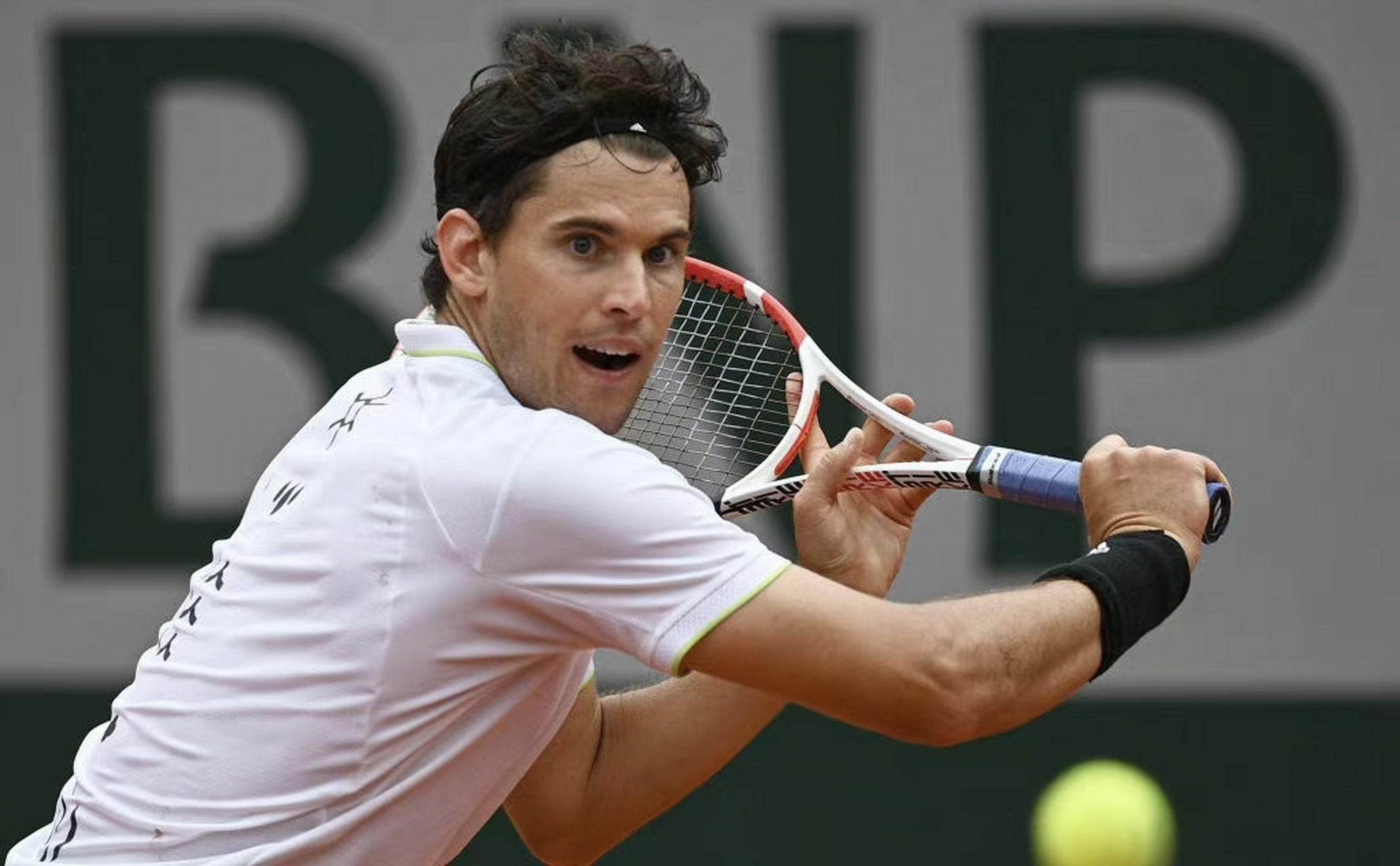 九游体育-蒂姆回归赛场，大胜首场状态亮眼，TES观众沸腾！的简单介绍